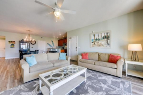 Walk to Shore Roomy Condo in North Myrtle Beach!